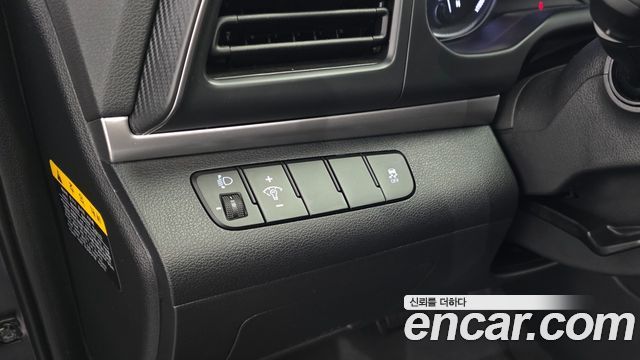 Hyundai AVANTE 2020 — photo 21
