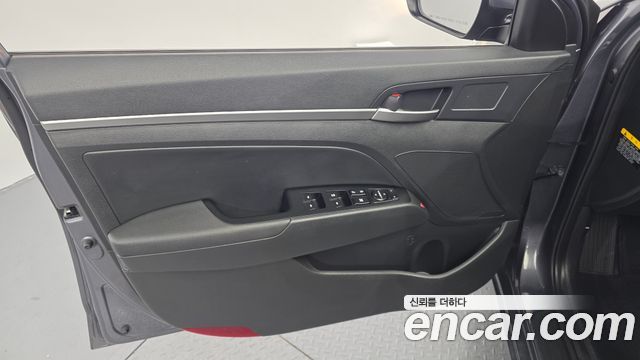 Hyundai AVANTE 2020 — photo 14