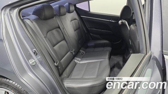 Hyundai AVANTE 2020 — photo 16