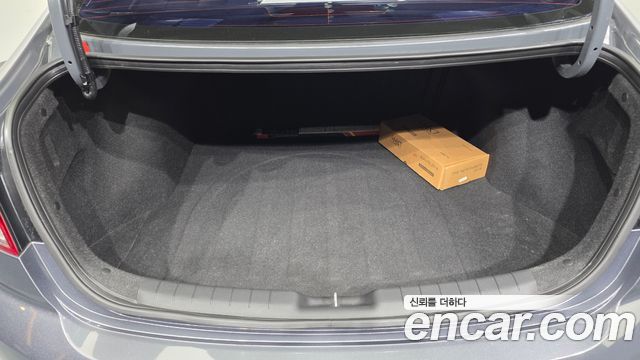 Hyundai AVANTE 2020 — photo 28