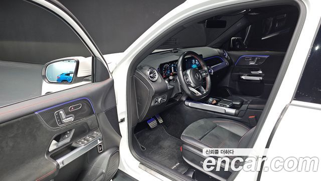 Mercedes-Benz GLB-Class 2021 — photo 11