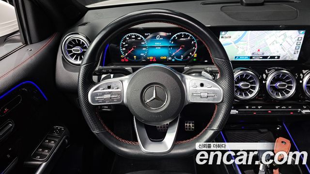 Mercedes-Benz GLB-Class 2021 — photo 13