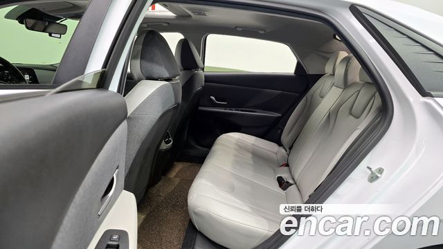Hyundai AVANTE 2023 — photo 12