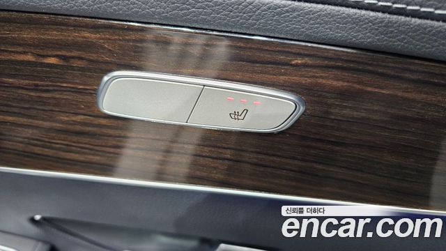 Mercedes-Benz GLC-Class 2020 — photo 24
