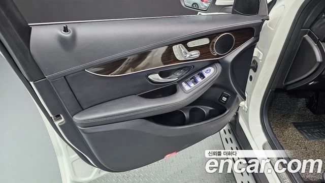 Mercedes-Benz GLC-Class 2020 — photo 14