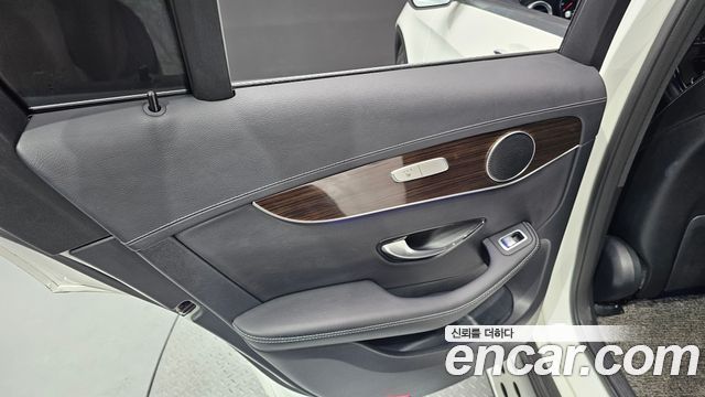 Mercedes-Benz GLC-Class 2020 — photo 15