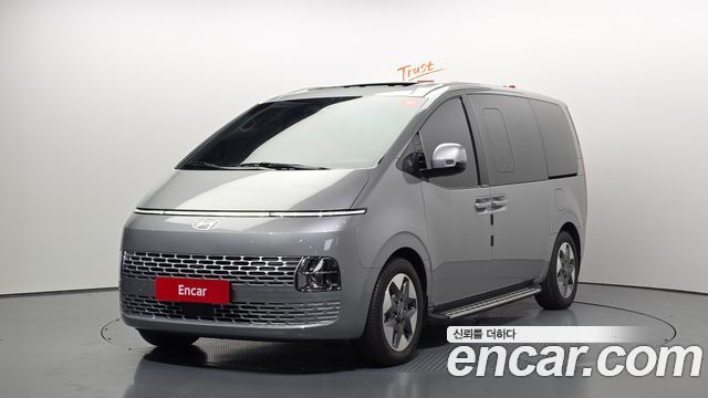 Hyundai Staria 2025 — photo 1