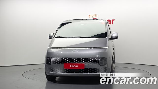 Hyundai Staria 2025 — photo 3