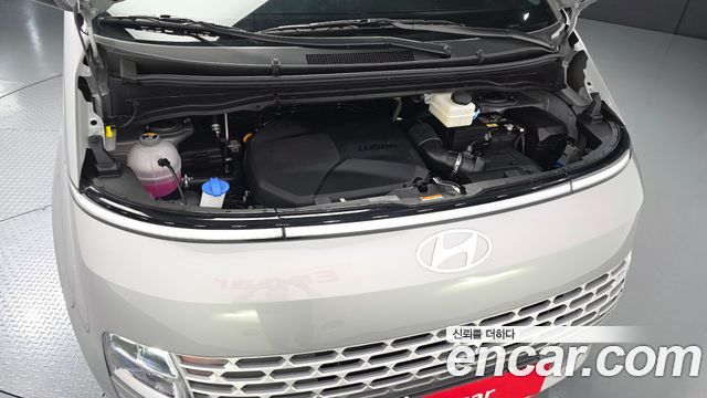 Hyundai Staria 2025 — photo 6
