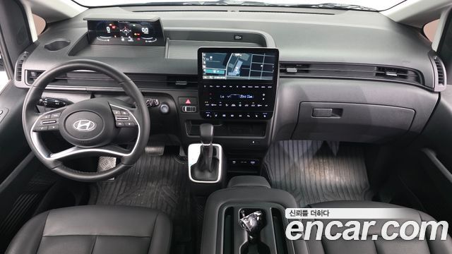 Hyundai Staria 2025 — photo 10