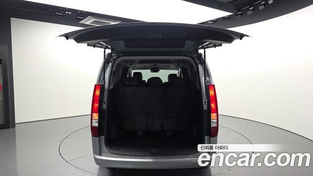 Hyundai Staria 2025 — photo 26
