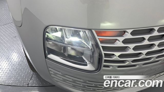 Hyundai Staria 2025 — photo 8
