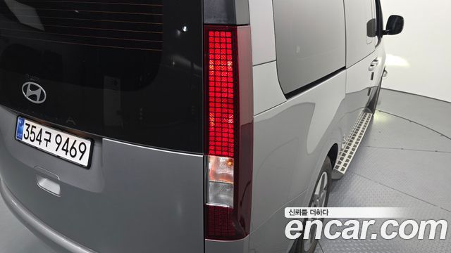 Hyundai Staria 2025 — photo 9