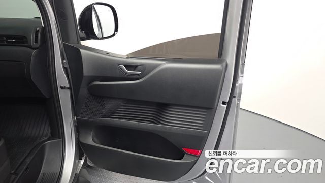 Hyundai Staria 2025 — photo 14