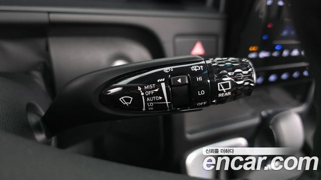 Hyundai Staria 2025 — photo 27