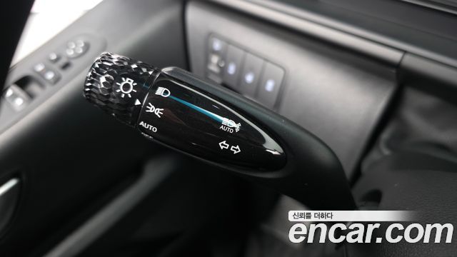 Hyundai Staria 2025 — photo 28