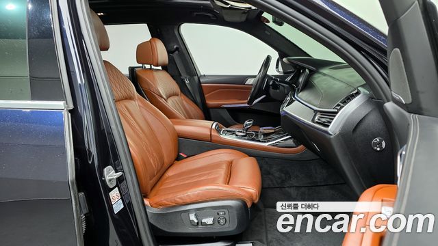 BMW X7 2021 — photo 17