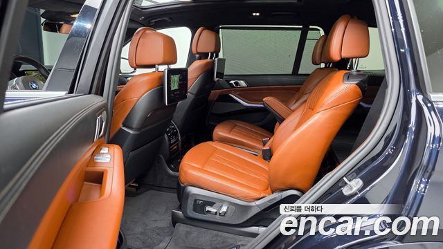 BMW X7 2021 — photo 18
