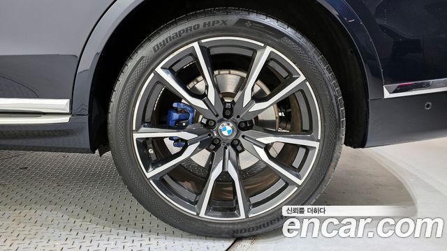 BMW X7 2021 — photo 7
