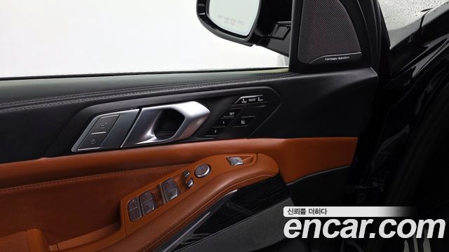 BMW X7 2021 — photo 29