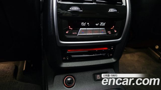 BMW X7 2021 — photo 31