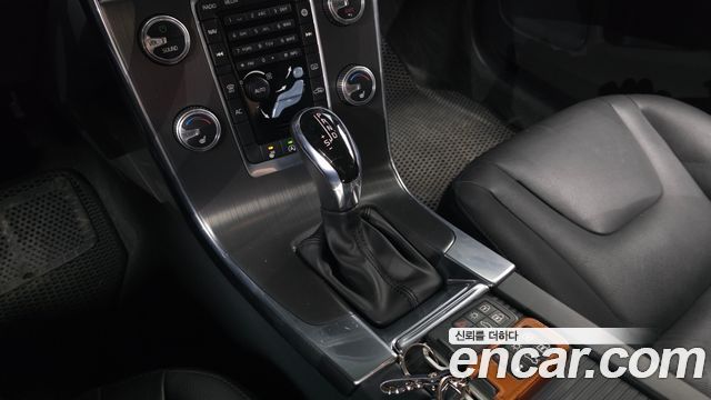Volvo S60 2016 — photo 9