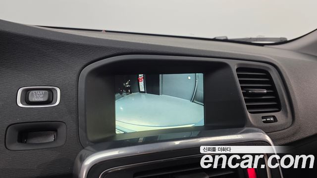 Volvo S60 2016 — photo 18