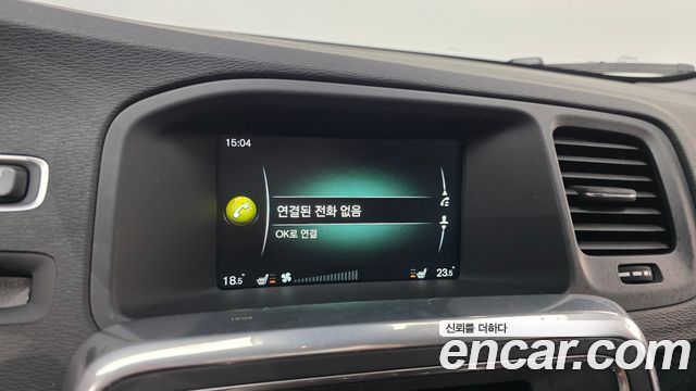 Volvo S60 2016 — photo 19