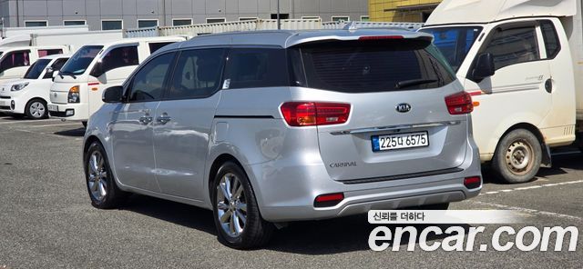 Kia Canival 2020 — photo 3