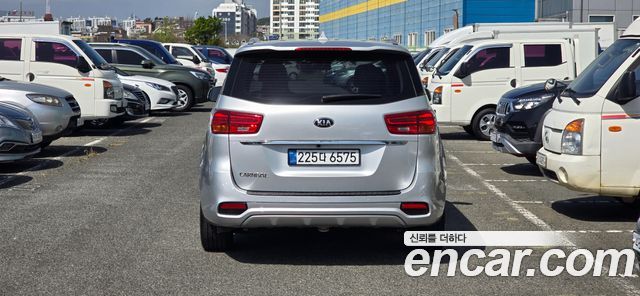 Kia Canival 2020 — photo 4