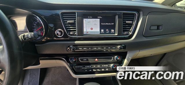 Kia Canival 2020 — photo 8