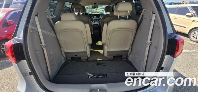 Kia Canival 2020 — photo 17