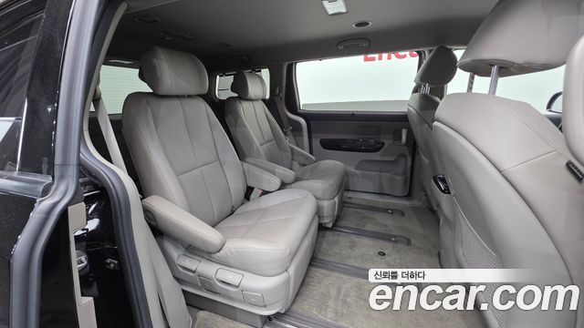 Kia Canival 2018 — photo 25