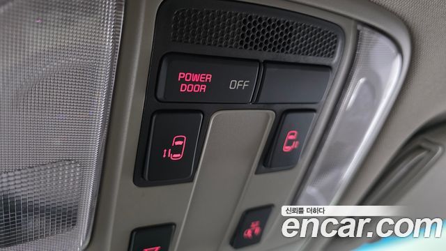 Kia Canival 2018 — photo 27