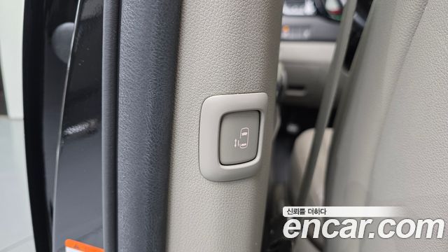 Kia Canival 2018 — photo 32