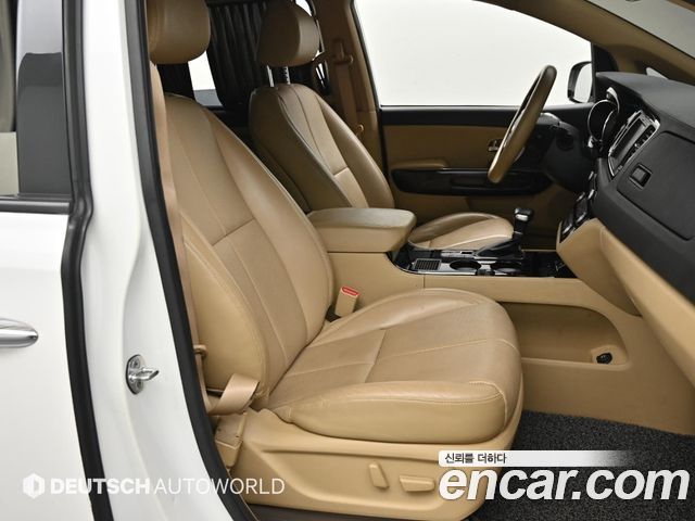 Kia Canival 2019 — photo 10