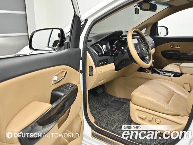 Kia Canival 2019 — photo 11