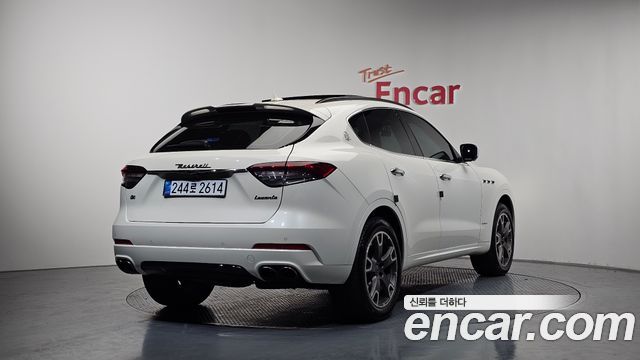 Maserati Levante 2018 — photo 2