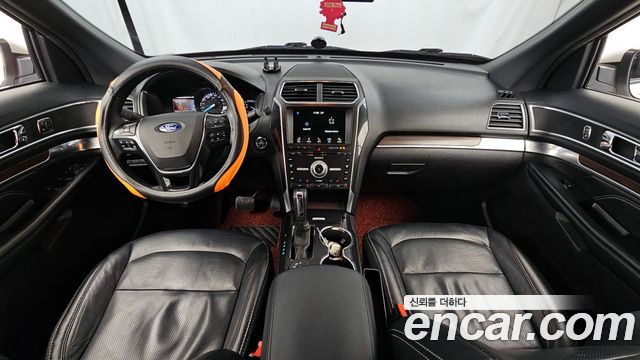 Ford Explorer 2017 — photo 10