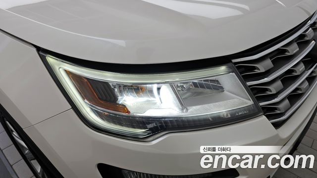 Ford Explorer 2017 — photo 8