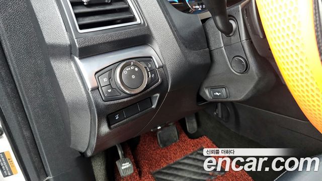 Ford Explorer 2017 — photo 27