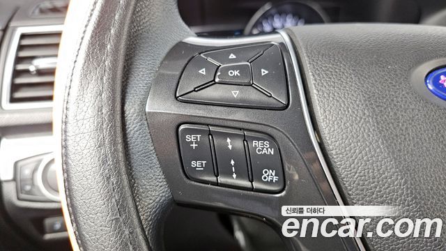 Ford Explorer 2017 — photo 29