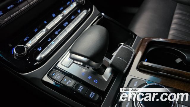 Genesis EQ900 2016 — photo 12