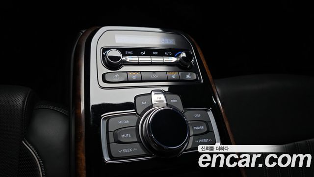 Genesis EQ900 2016 — photo 24