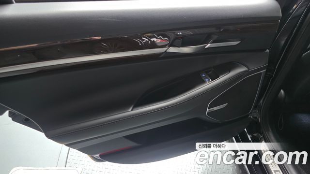 Genesis EQ900 2016 — photo 14