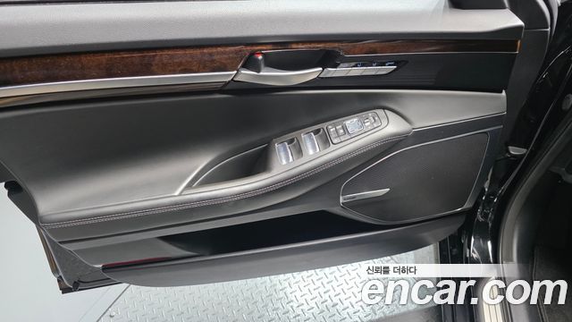 Genesis EQ900 2016 — photo 28