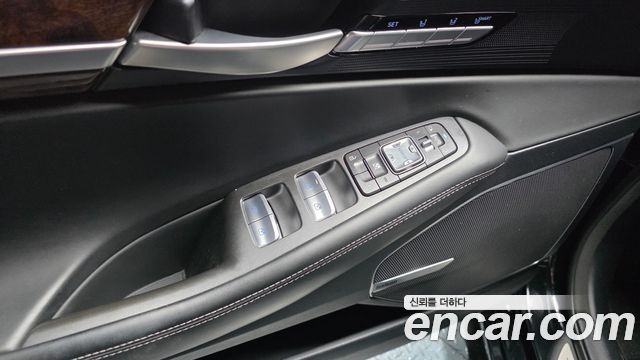 Genesis EQ900 2016 — photo 35