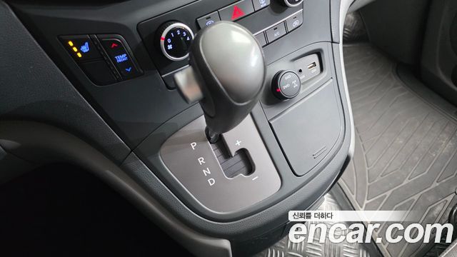 Hyundai Starex 2019 — photo 9