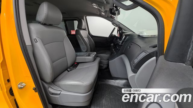 Hyundai Starex 2019 — photo 10