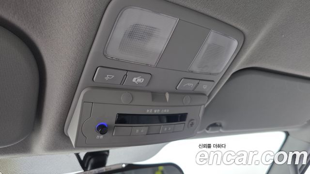 Hyundai Starex 2019 — photo 17